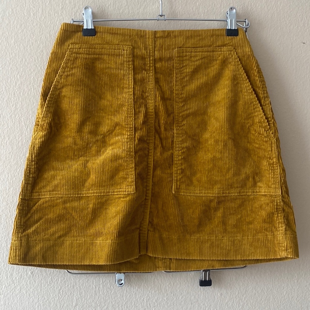 Uniqlo corduroy mini skirt with pockets